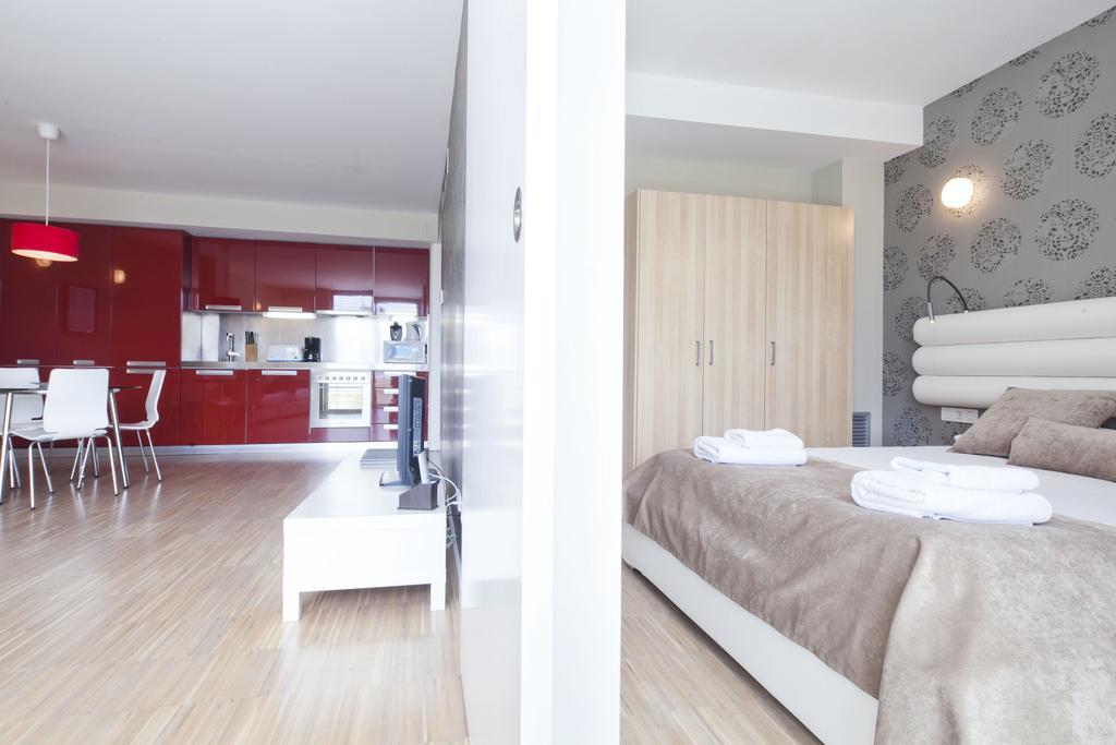 Blue Apartments บาร์เซโลนา ภายนอก รูปภาพ