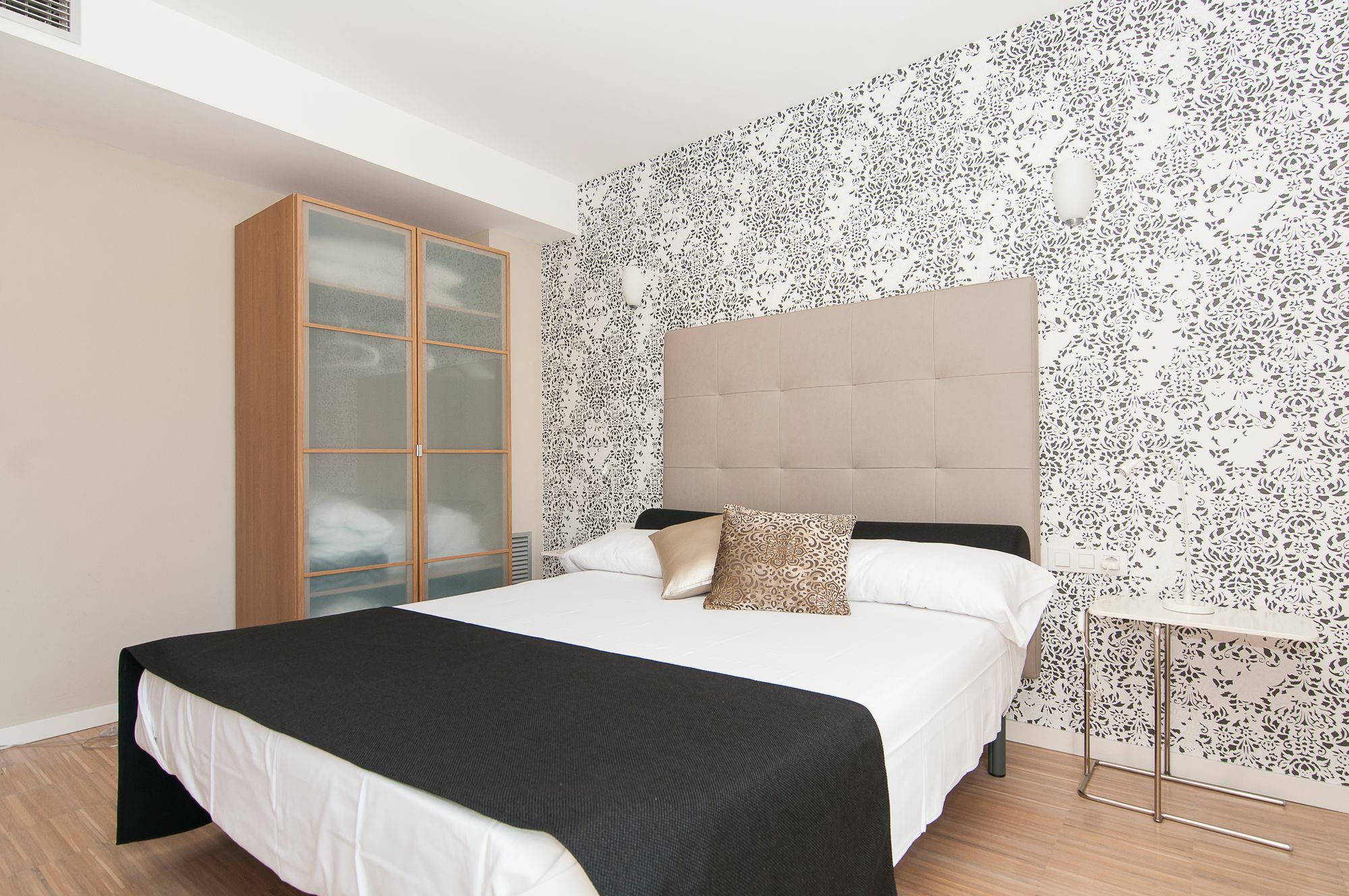 Blue Apartments บาร์เซโลนา ภายนอก รูปภาพ