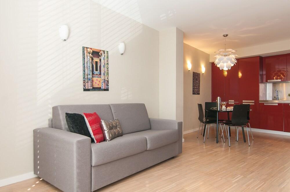 Blue Apartments บาร์เซโลนา ภายนอก รูปภาพ